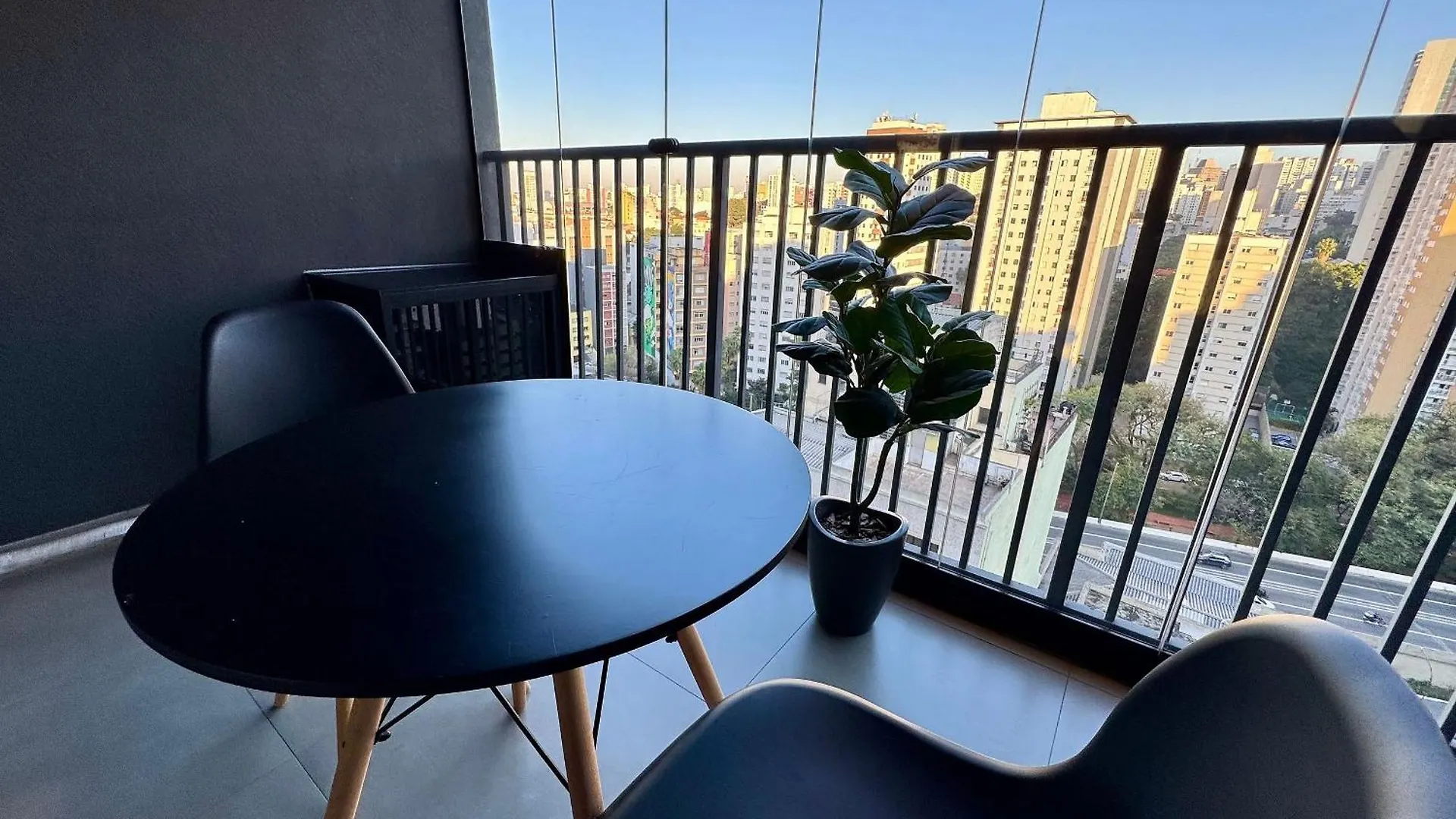 Studio Moderno Com Sacada Prox. Paulista São Paulo 0*,