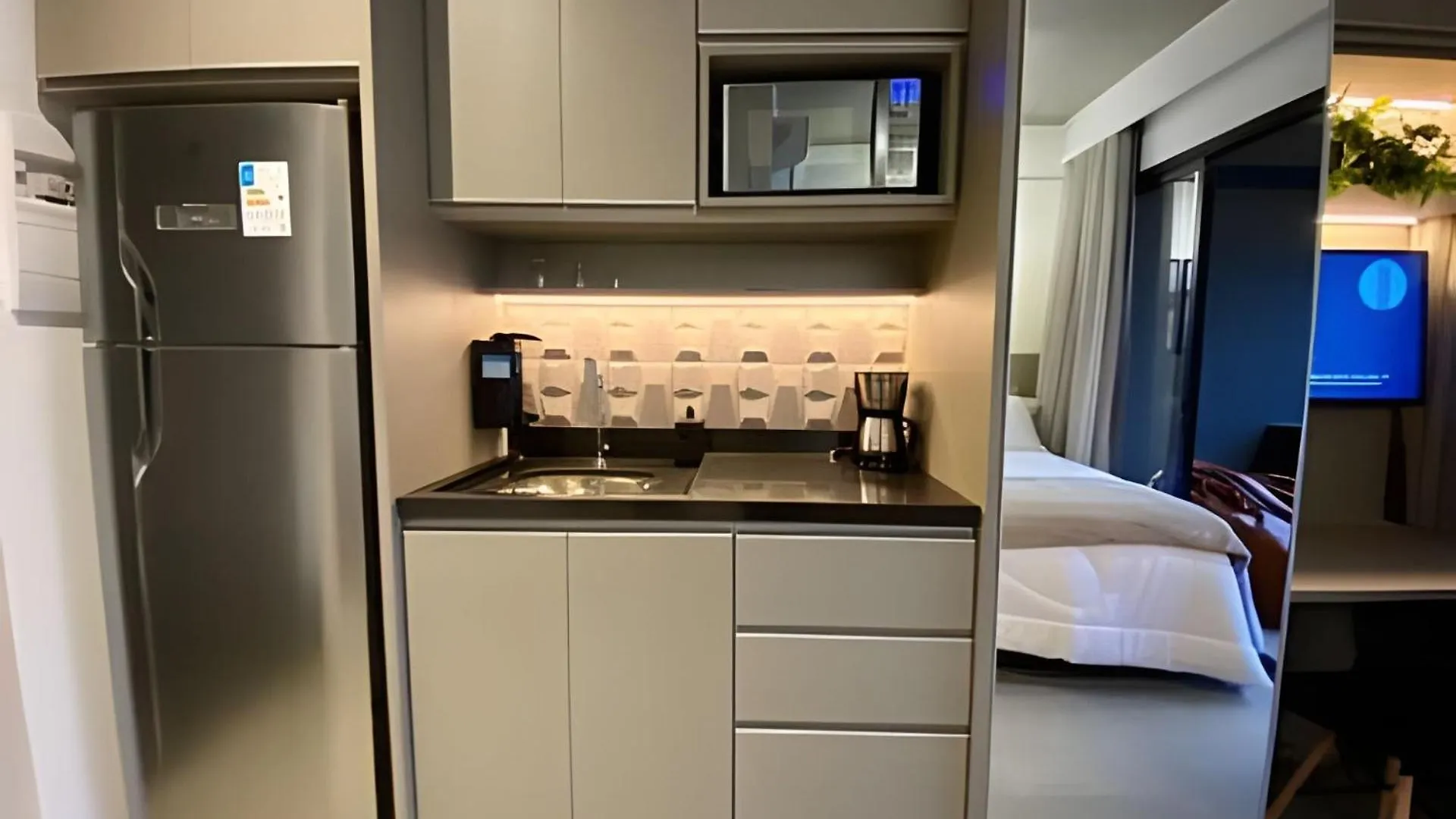 Studio Moderno Com Sacada Prox. Paulista Sao Paulo