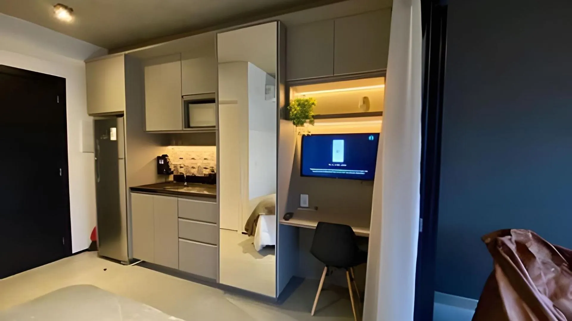 Studio Moderno Com Sacada Prox. Paulista Sao Paulo Daire