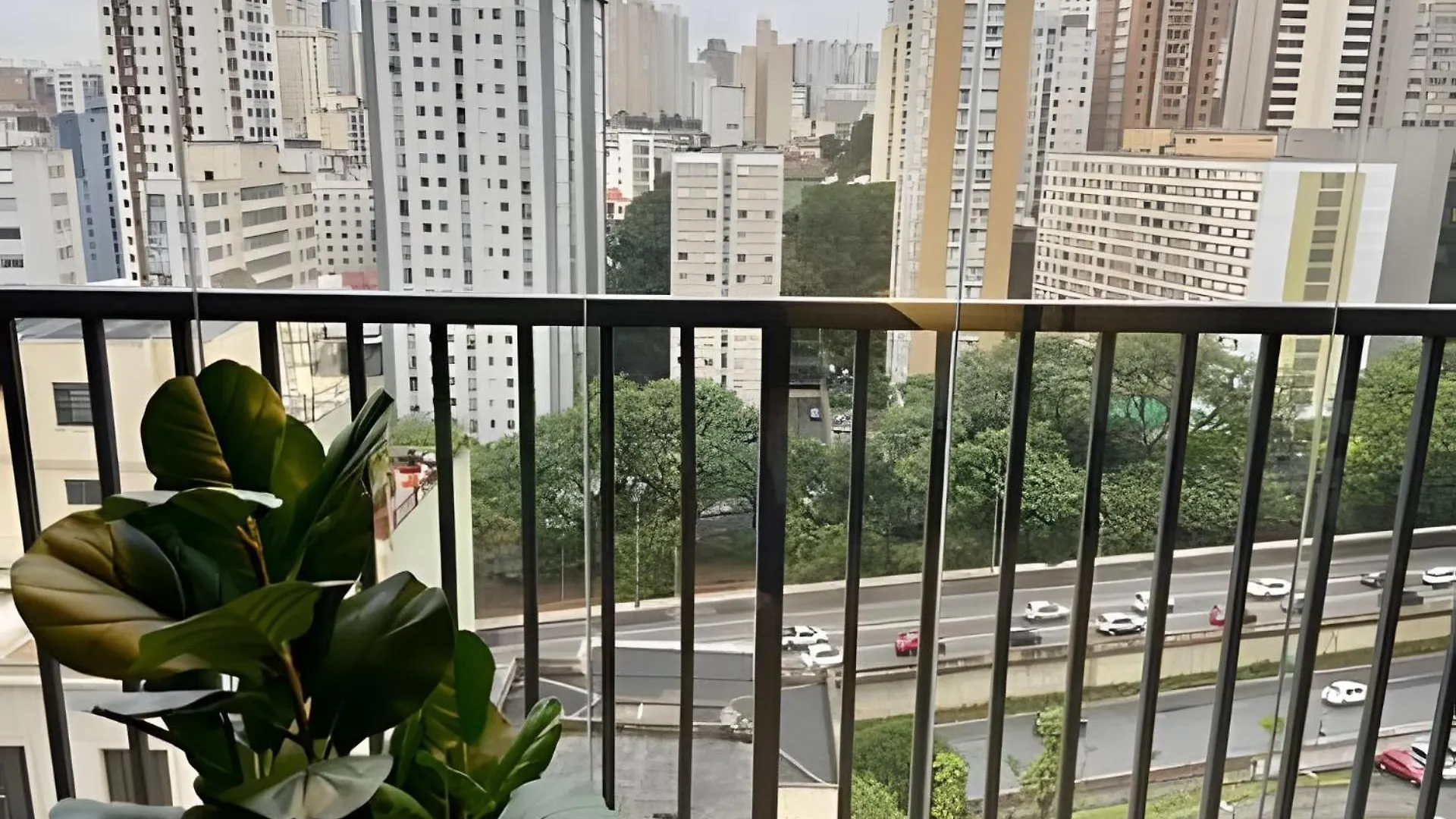 Studio Moderno Com Sacada Prox. Paulista Sao Paulo Daire