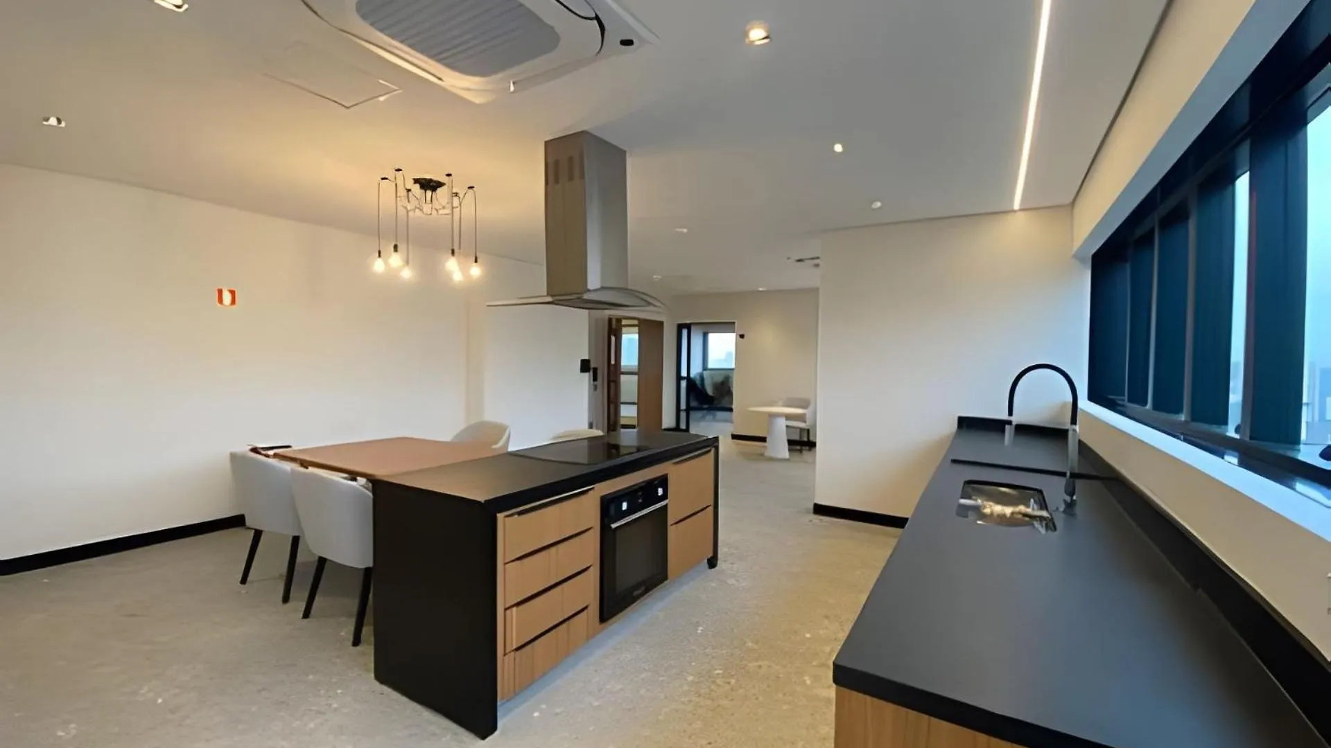 Studio Moderno Com Sacada Prox. Paulista Sao Paulo