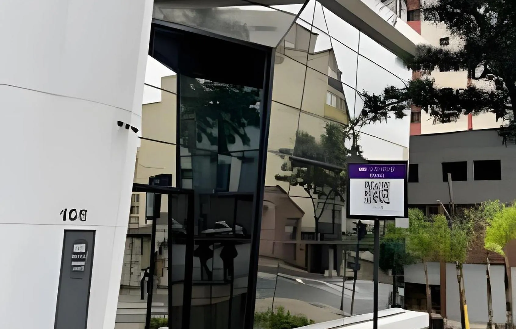 Studio Moderno Com Sacada Prox. Paulista Sao Paulo 0*,