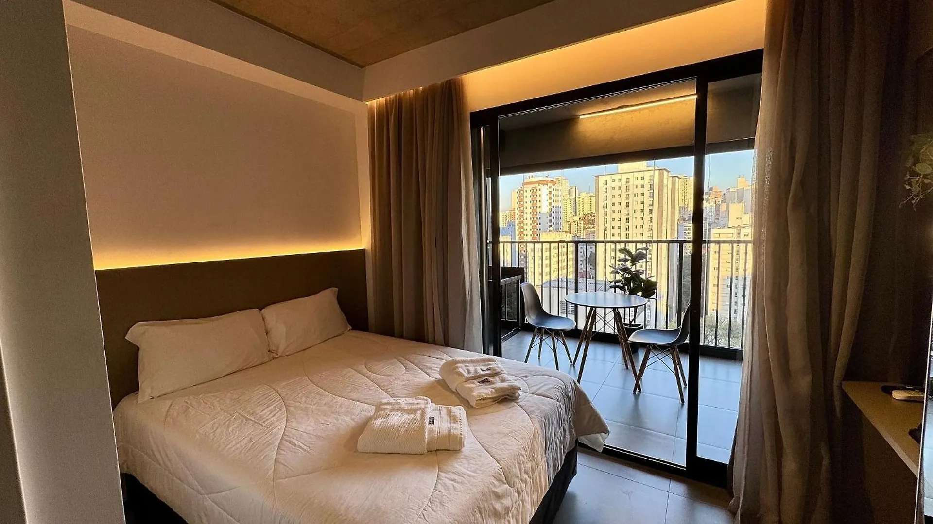 Studio Moderno Com Sacada Prox. Paulista Sao Paulo